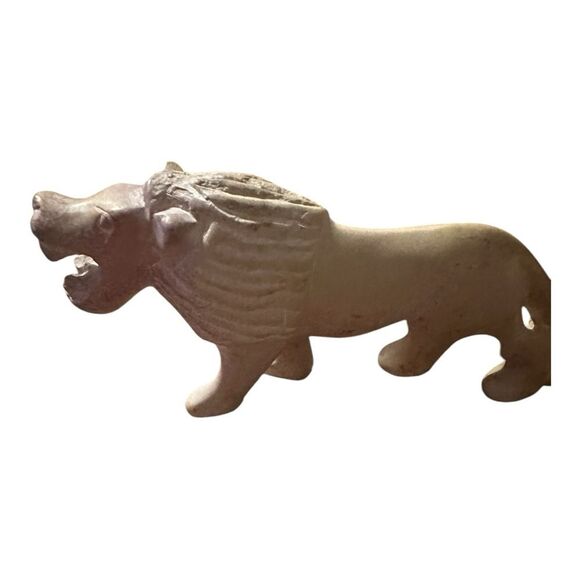 Lion stone figurine 7 1/2 inches long and 3 1/2 inch tall made in Kenya. - Picture 4 of 6
